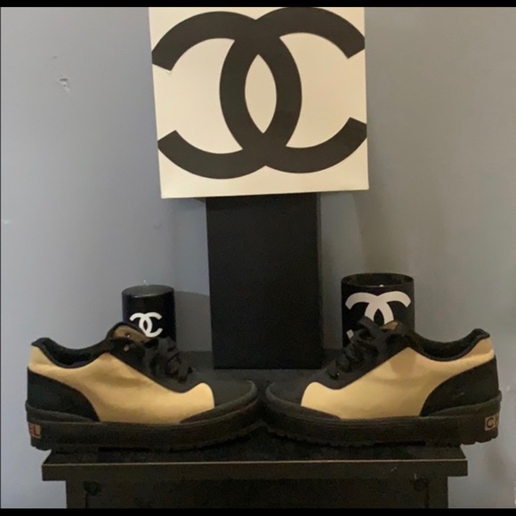 CHANEL CANVAS PLATFORM SNEAKERS!!  Size 35 - Picture 7 of 7